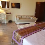 Tempo Boutique Hotel 3*
