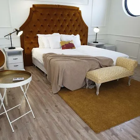 Tempo Boutique Hotel 3*